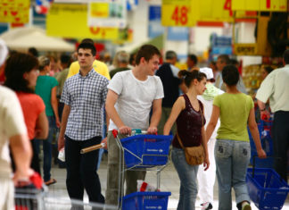 Carrefour se extinde in Europa cu o investitie de doua miliarde euro