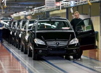 Mercedes-Benz mareste programul de lucru in 2014 cu 74 de minute pe zi