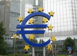 Scadere record la creditele in euro solicitate de companii in zona EURO