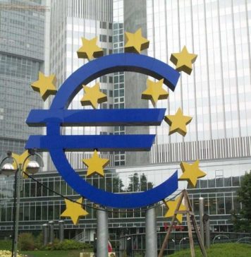 Scadere record la creditele in euro solicitate de companii in zona EURO