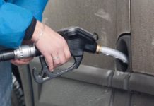 Carburantii s-ar putea scumpi cu 40 de bani pe litru