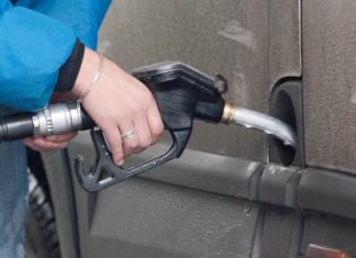 Carburantii s-ar putea scumpi cu 40 de bani pe litru
