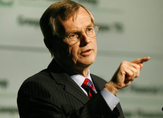 Ed Clark se va retrage la pensie cu 2,2 milioane de dolari pe an