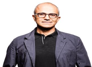 Microsoft l-a ales pe veteranul Satya Nadella ca director general