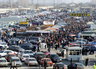 Comertul auto a scazut cu 6,2%