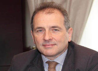 Corneliu Tanase a vandut 10% din actiunile Banca Carpatica pentru 4,3 milioane de euro