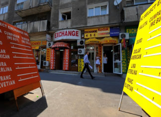 Cursul a urcat peste 4,51 lei/euro