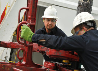 Afacerile din industrie au scazut cu 2,3%