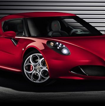 Alfa Romeo s-a intors pe piata cu noul model 4C! VIDEO