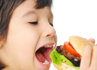Cel mai mare lant de restaurante fast-food din lume pleaca din Crimeea! Fostii angajati se duc in Ucraina