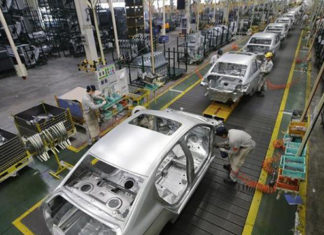 Peugeot isi scade productia la jumatate!