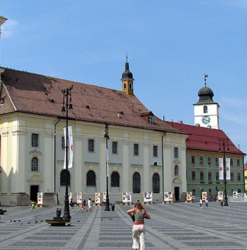 Cat scoti din portofel pentru un Paste la Sibiu!
