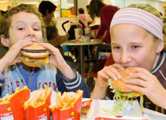 ZECE LUCRURI SOCANTE DESPRE MCDONALD`S!VIDEO