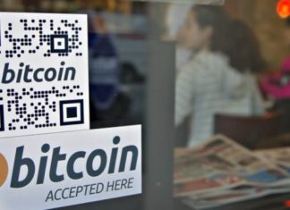 Cu bitcoinul la supermarket. O firma romaneasca vrea sa inlocuiasca cardurile bancare